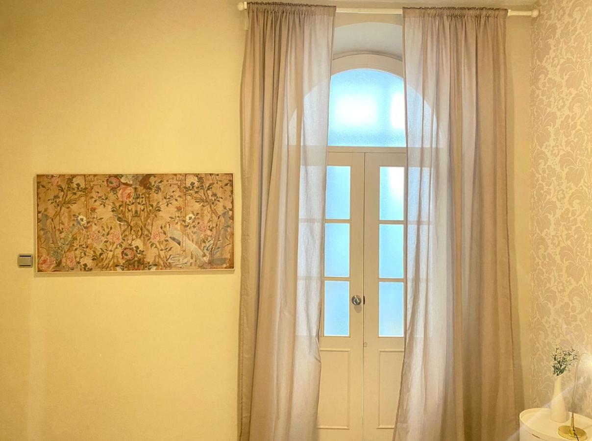 Apartamento Colon 1451 - Pleno Centro Y Wifi Gratis Cádiz Exteriér fotografie